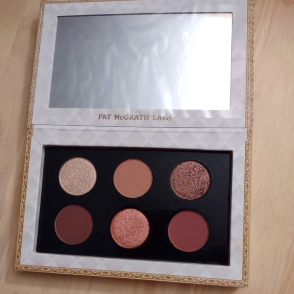 Pat McGrath Labs The Love Collection Eyeshadow Palette Shimmer Matte Makeup - Picture 4 of 4
